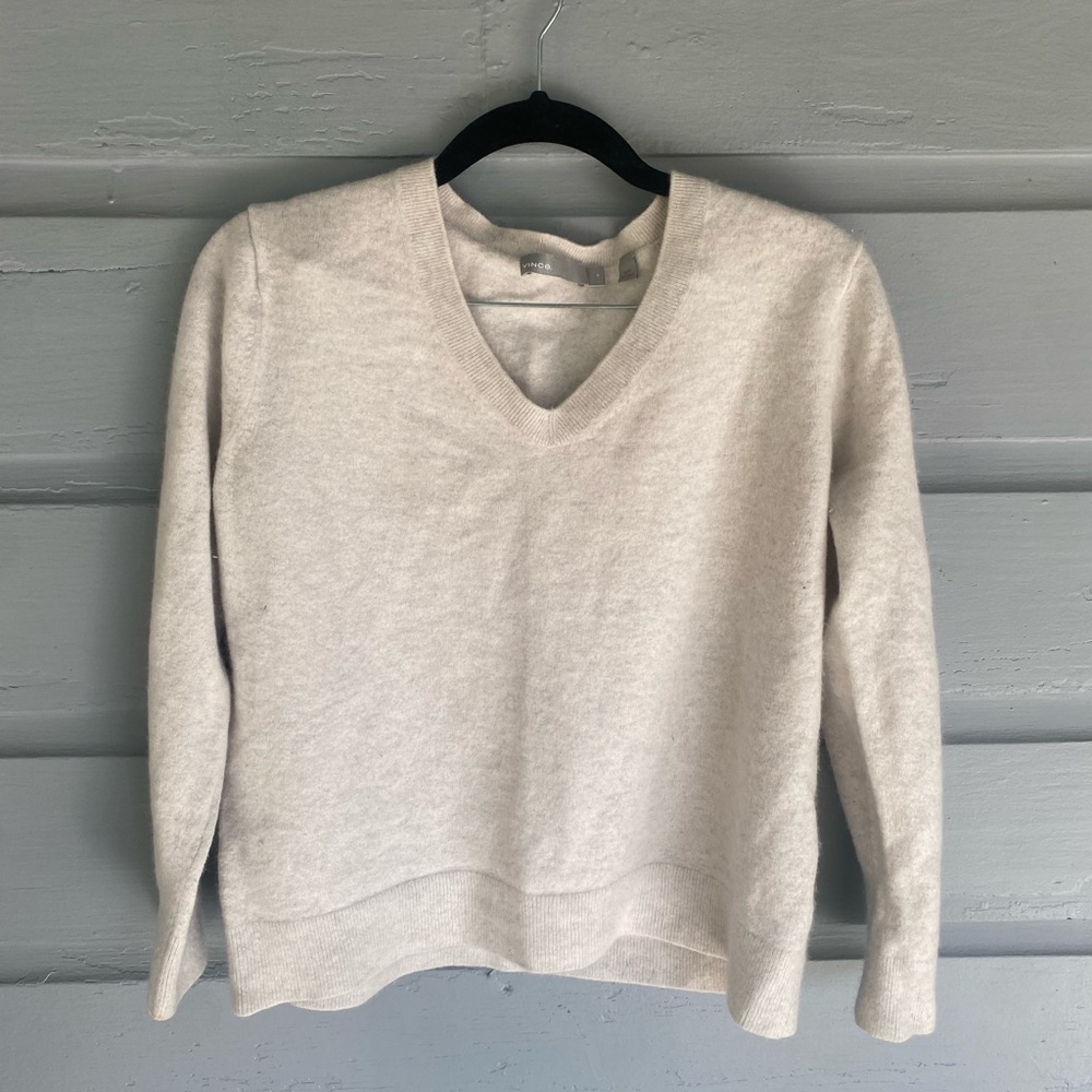 Vince V-Neck Long Sleeve Cashmere Sweater